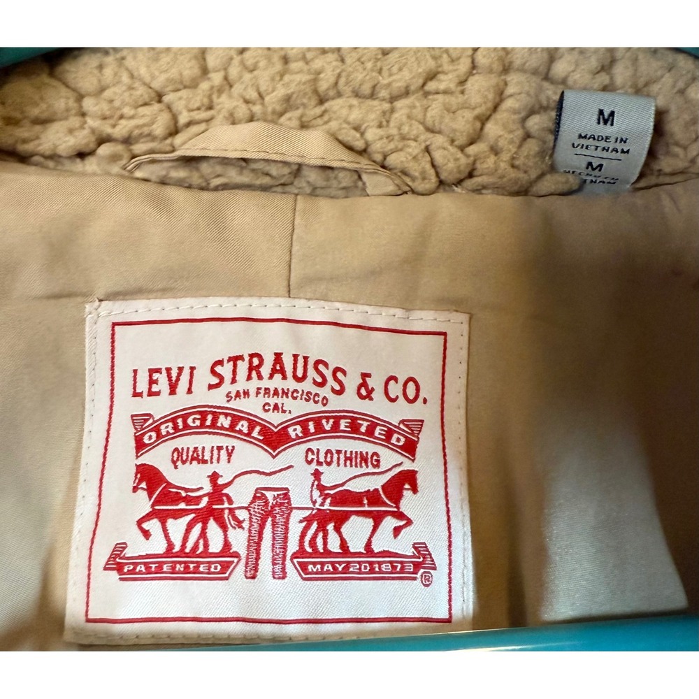 Levi's‎ Sherpa Jacket Full Zip Cozy Warm Winter Coat Size Medium - Picture 4 of 5